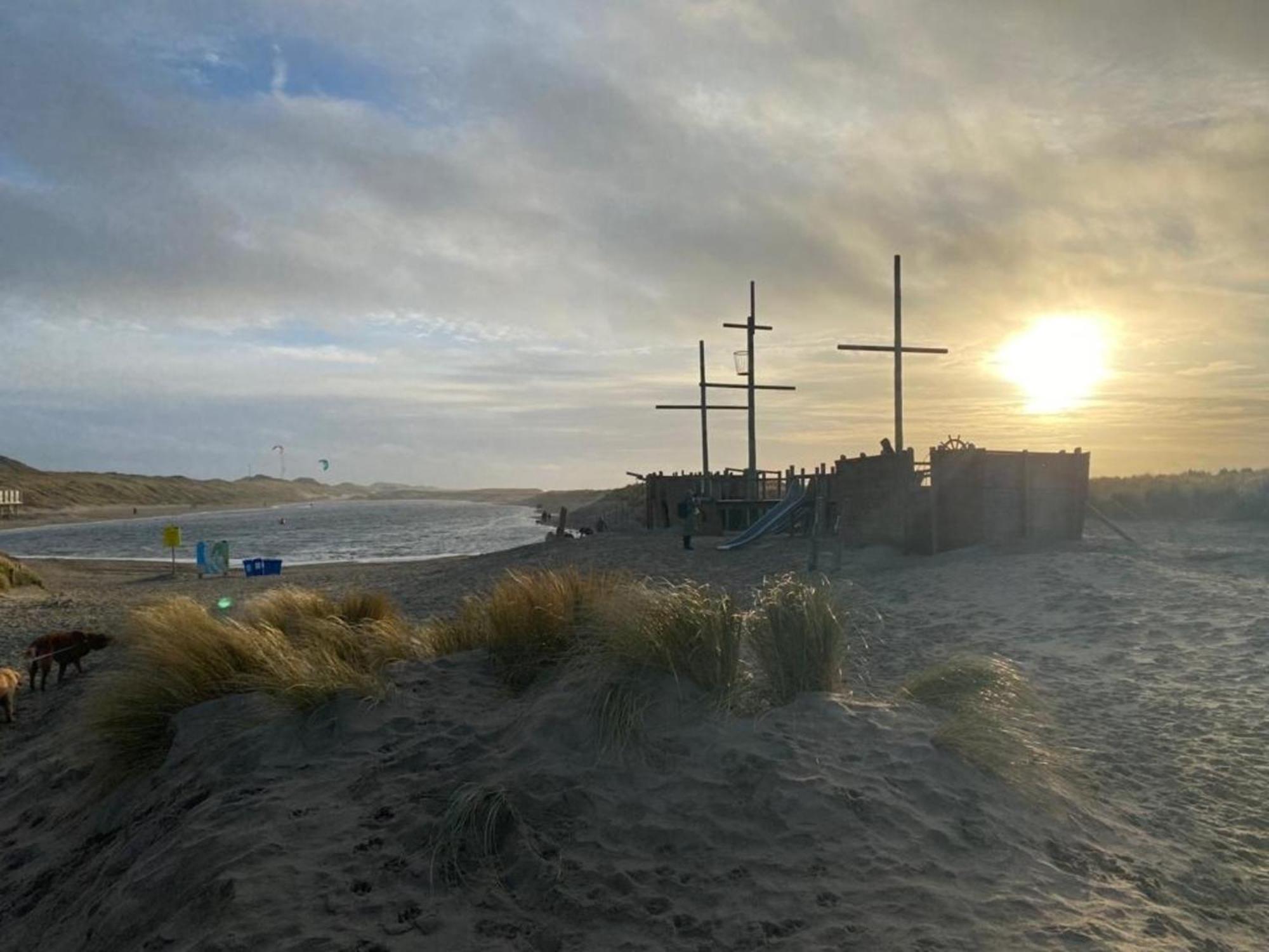 N 9Strandnahes, hunde-familienfreundliches Ferienhaus Callantsoog Eksteriør billede
